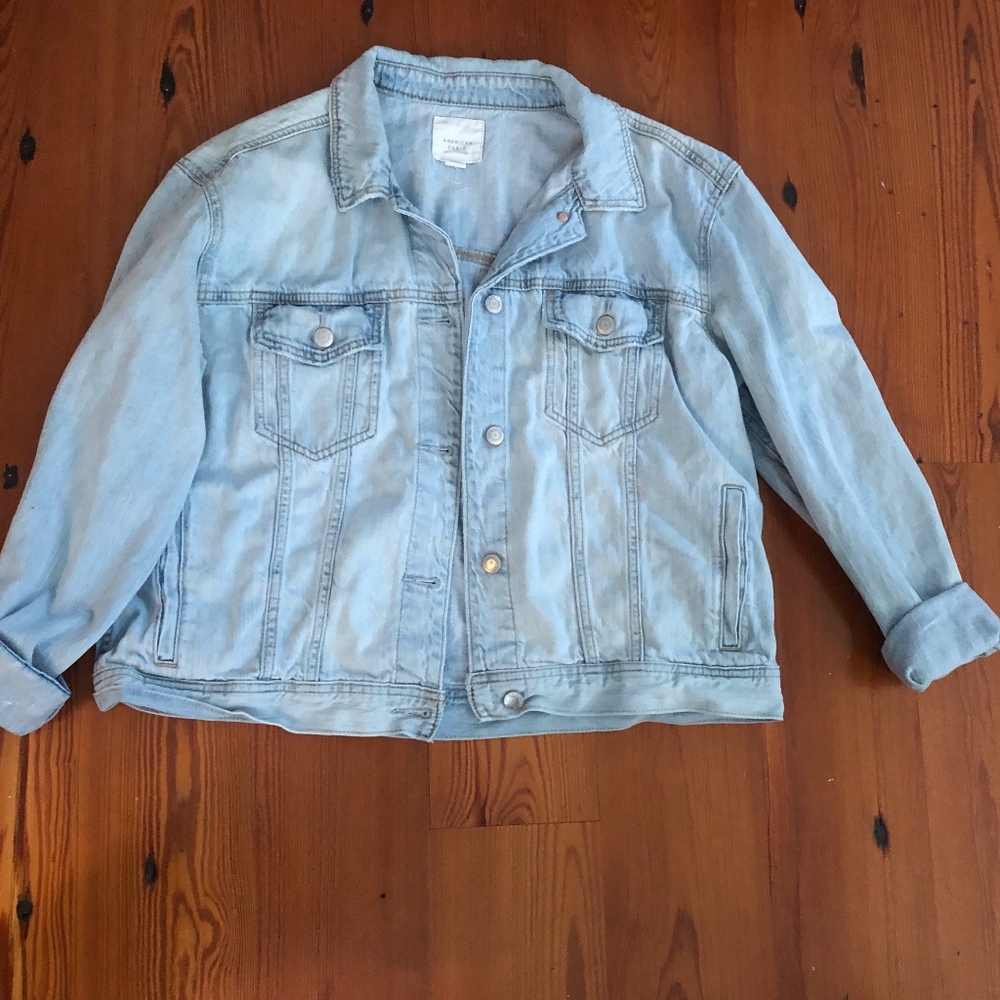 American Eagle Light Wash Jean Jacket